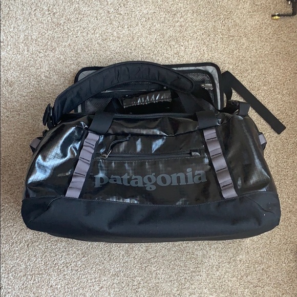 Patagonia Handbags - 45 L Patagonia duffel bag